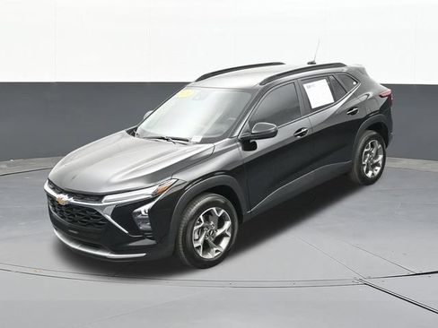 Used 2026 Chevrolet Trax LT w/ LT Convenience Package FWD image 62