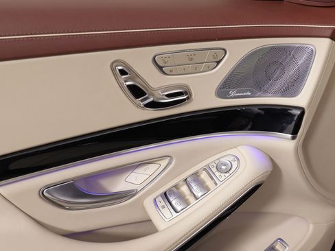 Used 2018 Mercedes-Benz S 560 S 560 4MATIC image 26