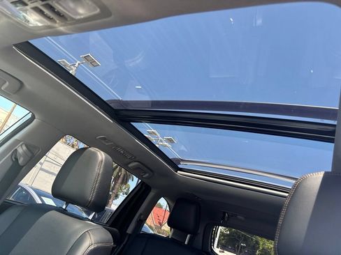 Used 2018 Toyota Highlander Limited Platinum w/ Carpet Mat Package (TMS) AWD/4WD image 31