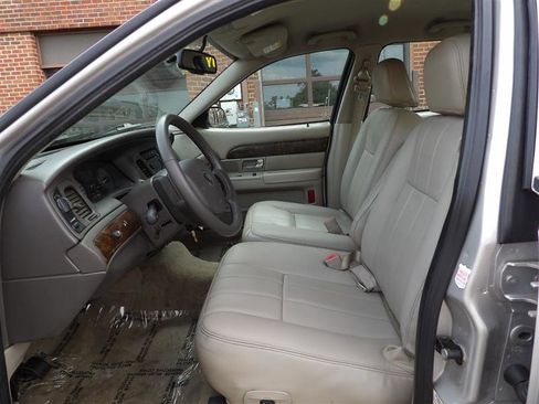 Used 2010 Mercury Grand Marquis LS image 9