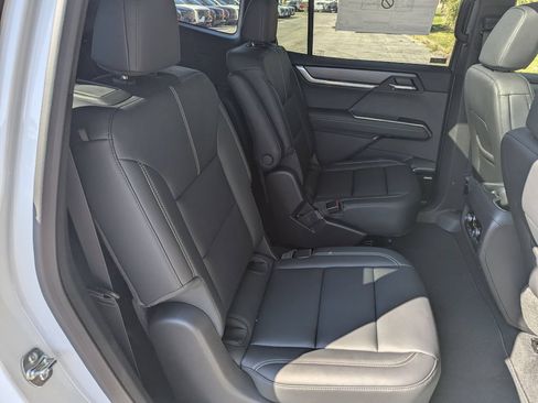 Used 2026 GMC Acadia Elevation w/ Black Edition FWD image 36