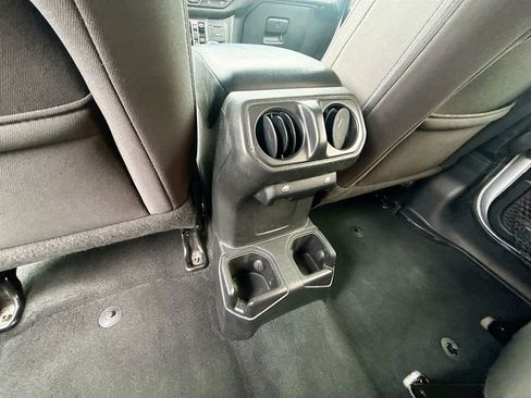 Used 2023 Jeep Wrangler Unlimited Sport AWD/4WD image 27