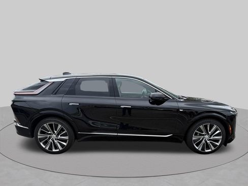 Used 2024 Cadillac Lyriq Luxury w/ Nappa Leather Package AWD/4WD image 4