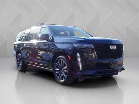 Used 2022 Cadillac Escalade ESV Sport Platinum image 5