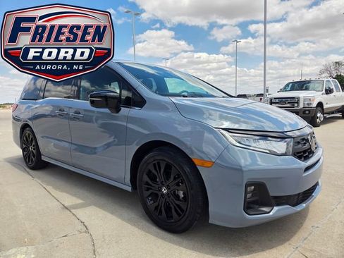 Used 2025 Honda Odyssey Sport-L image 3