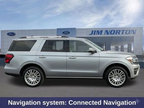 Used 2024 Ford Expedition Limited image 3