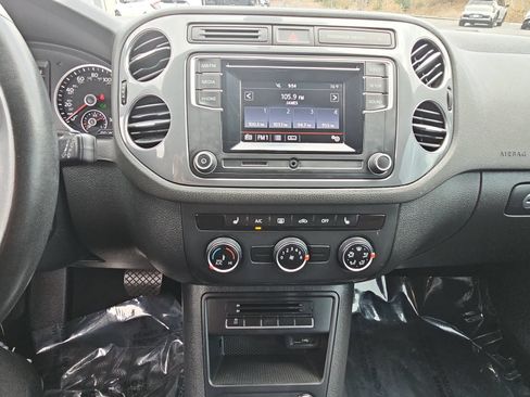Used 2016 Volkswagen Tiguan S FWD image 19