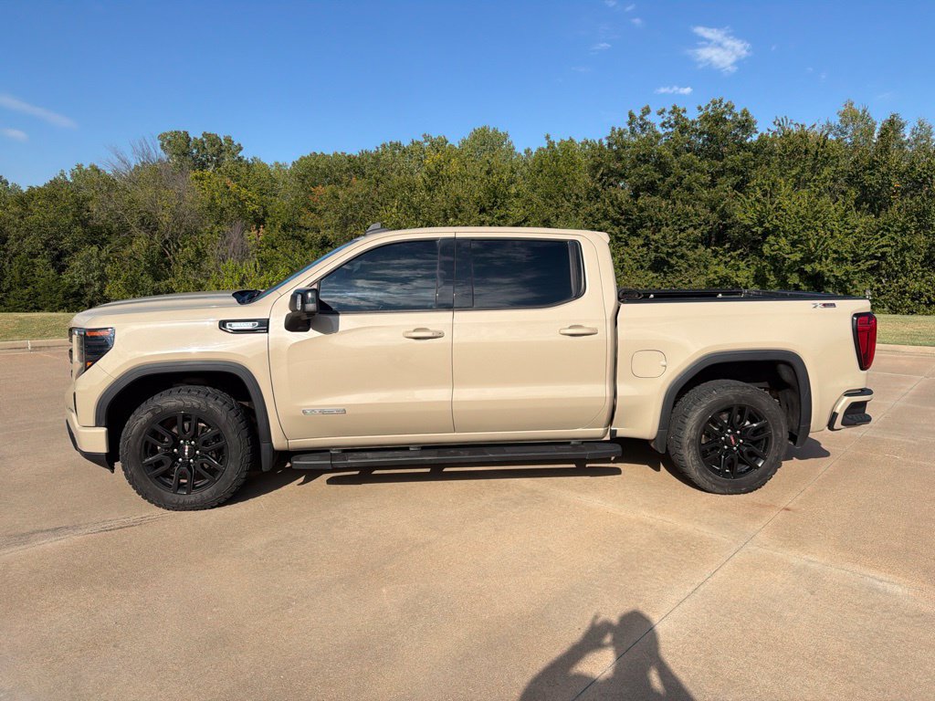 Used 2022 GMC Sierra 1500 Elevation w/ Elevation Premium Package AWD/4WD image 2