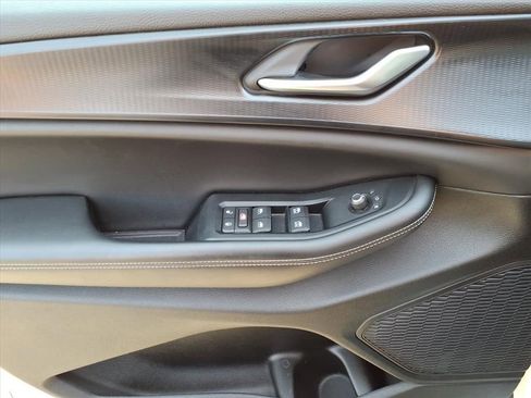 Used 2023 Jeep Grand Cherokee Altitude image 16