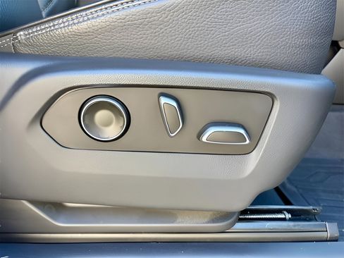 Used 2024 GMC Sierra 2500 Denali w/ Technology Package image 35