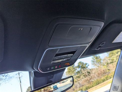 Certified 2024 Chevrolet Traverse RS image 27