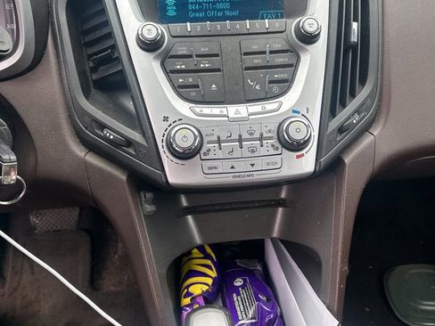 Used 2011 Chevrolet Equinox LTZ image 10