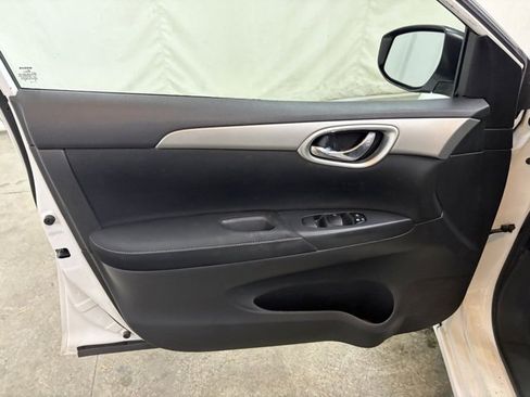 Used 2015 Nissan Sentra S image 12