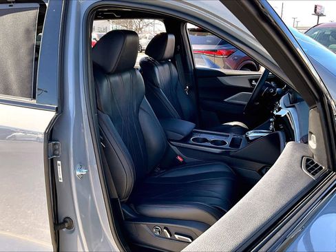 Used 2025 Acura MDX A-Spec image 7