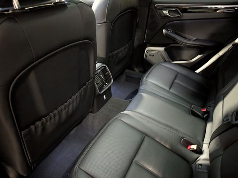 Certified 2026 Porsche Macan S AWD/4WD image 23
