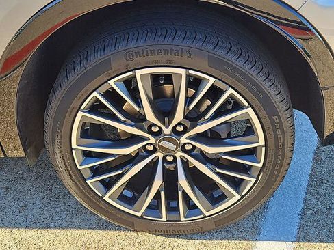 Certified 2025 Cadillac XT4 Sport image 32