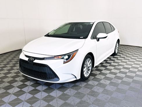 Used 2022 Toyota Corolla LE w/ LE Convenience Package FWD image 7