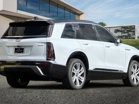 New 2026 Cadillac Vistiq Luxury w/ LPO, Floor Liner Package image 4