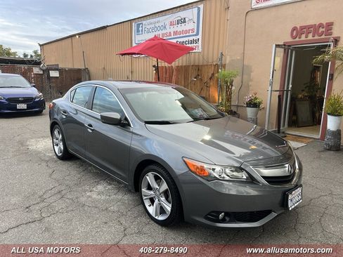Used 2013 Acura ILX w/ Technology Package FWD image 2