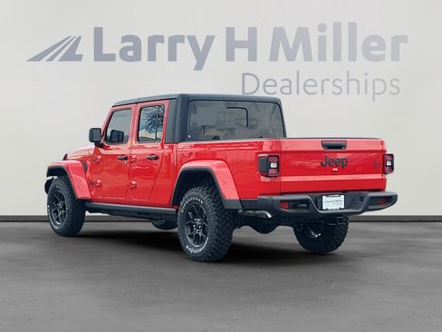 New 2025 Jeep Gladiator Willys image 3