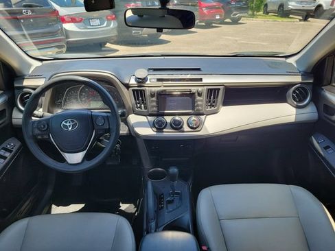 Used 2014 Toyota RAV4 LE FWD image 11
