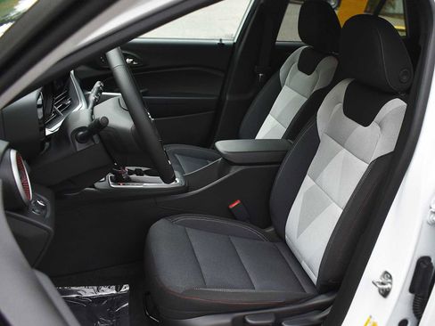 New 2026 Chevrolet Trax RS image 9