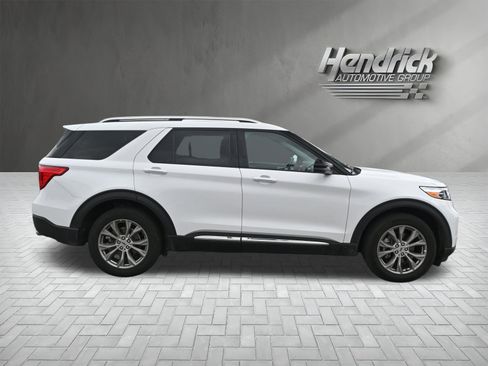 Used 2023 Ford Explorer Limited w/ Equipment Group 301A AWD/4WD image 10