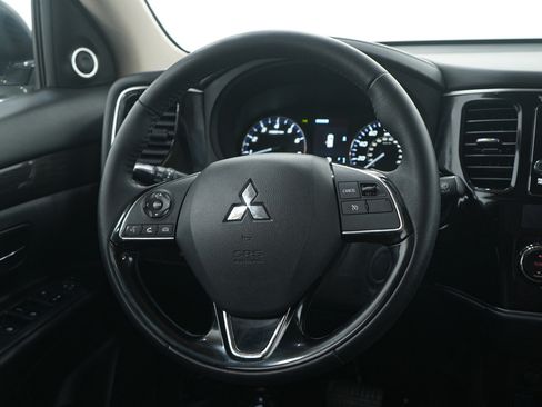 Used 2017 Mitsubishi Outlander SEL image 18