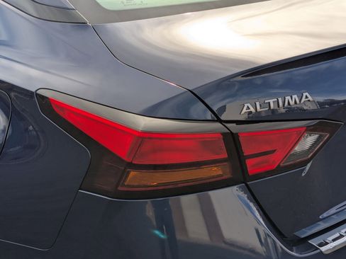 Used 2023 Nissan Altima 2.5 SR image 13