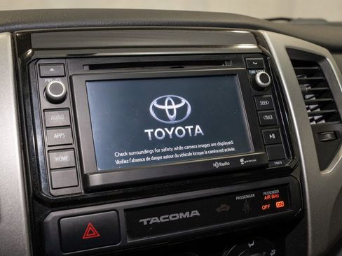 Used 2015 Toyota Tacoma PreRunner image 10