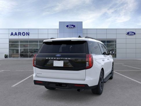 New 2026 Ford Expedition Active image 8