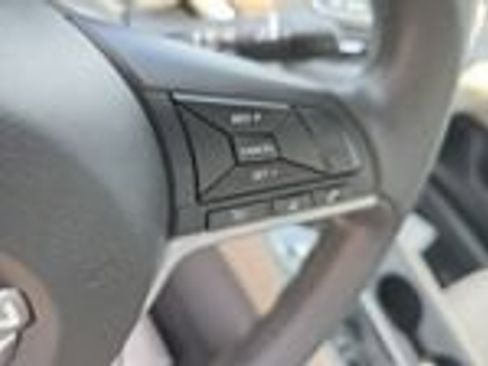Used 2025 Nissan Altima 2.5 SV FWD image 14
