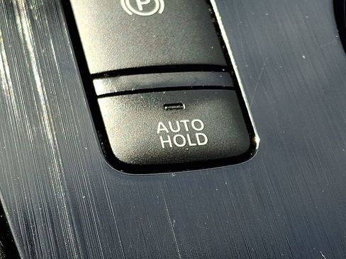 Used 2024 Nissan Rogue S AWD/4WD image 25