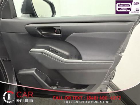 Used 2021 Toyota Highlander LE image 58