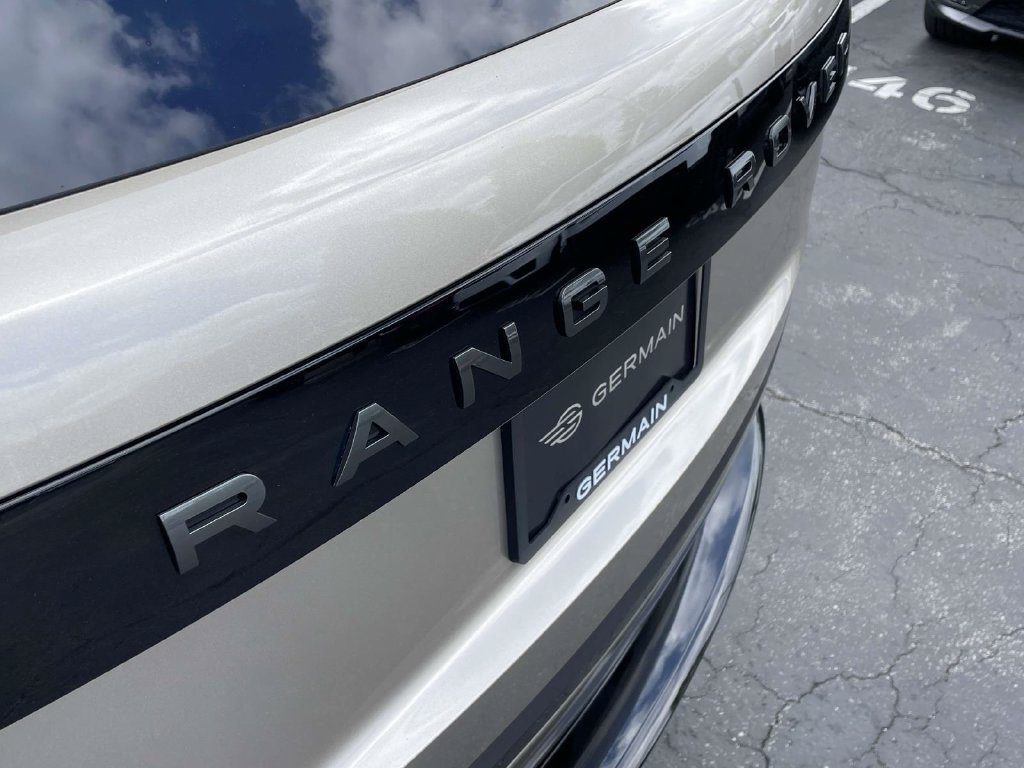 New 2026 Land Rover Range Rover Long Wheelbase SE AWD/4WD image 8