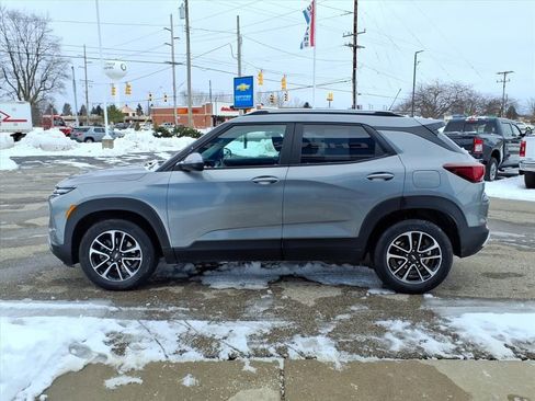 Used 2024 Chevrolet TrailBlazer LT w/ LT Cold Weather Package image 5