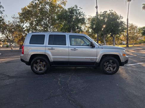 Used 2017 Jeep Patriot 75th Anniversary w/ Power Value Group FWD image 3