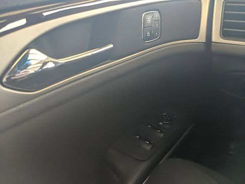 Used 2013 Lincoln MKZ AWD image 25