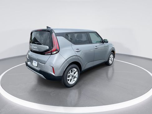 Certified 2025 Kia Soul LX w/ LX Technology Package FWD image 8