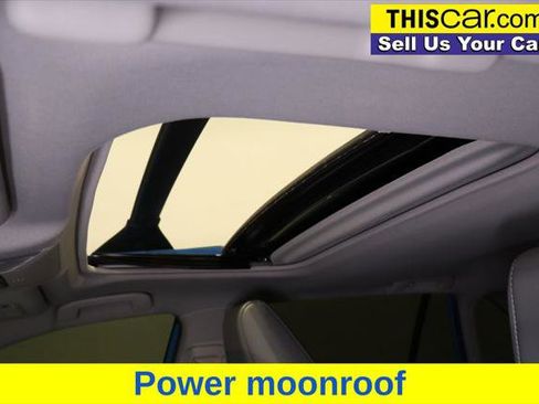 Used 2021 Toyota RAV4 XLE Premium image 18