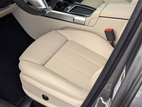 New 2026 Mercedes-Benz GLB 250 image 4