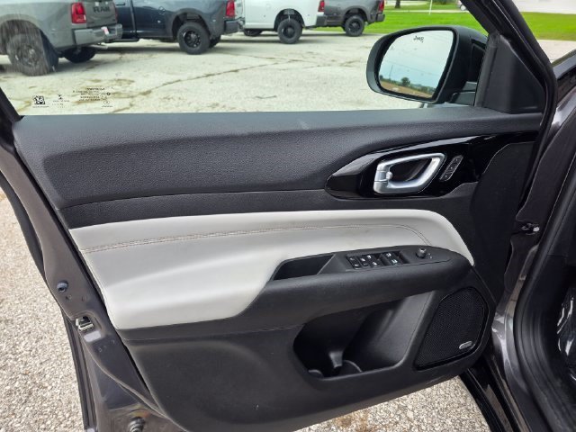 Certified 2023 Jeep Compass Limited w/ Elite Group AWD/4WD image 20