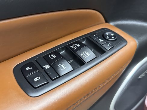 Used 2018 Jeep Grand Cherokee Summit w/ Platinum Series Group image 13