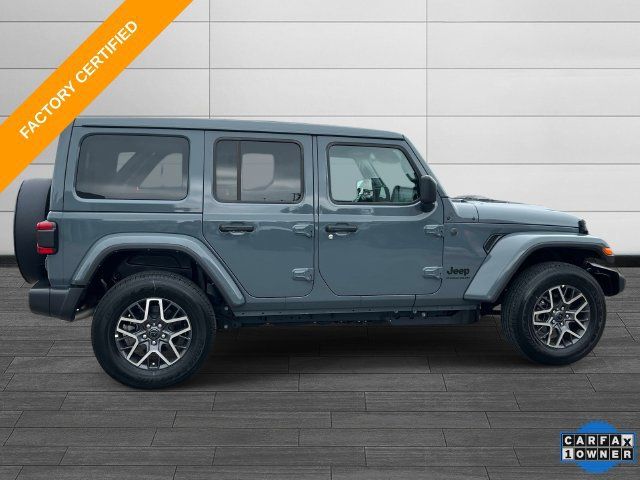 Used 2026 Jeep Wrangler Unlimited Sahara AWD/4WD image 3