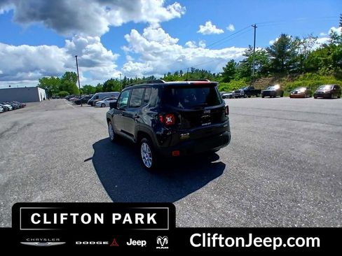 Used 2022 Jeep Renegade Latitude w/ Sun/Sound Group AWD/4WD image 6
