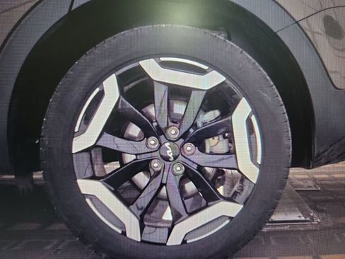 Used 2025 Kia Telluride S image 19