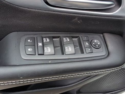 New 2026 Chrysler Pacifica Limited w/ S Appearance Package image 15