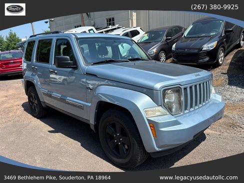 Used 2012 Jeep Liberty Arctic AWD/4WD image 2