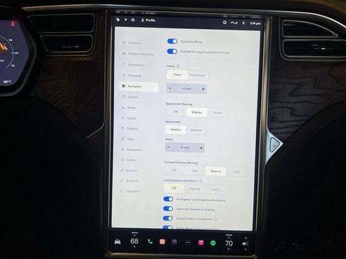 Used 2018 Tesla Model X 75D image 14