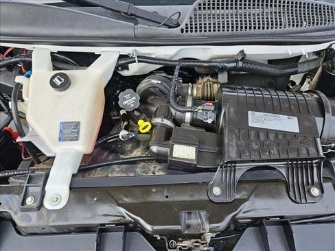 Used 2017 GMC Savana 2500 image 19